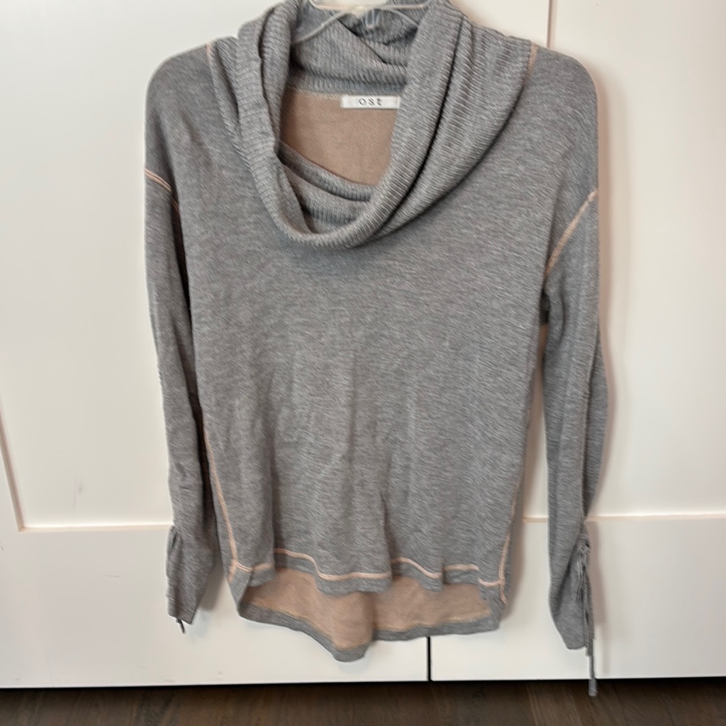 Ost Gray Cowl Neck Sweater Sz Xs